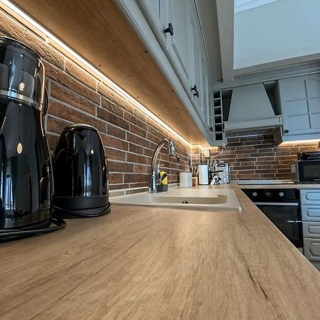Living Life Apartment コモティニ エクステリア 写真