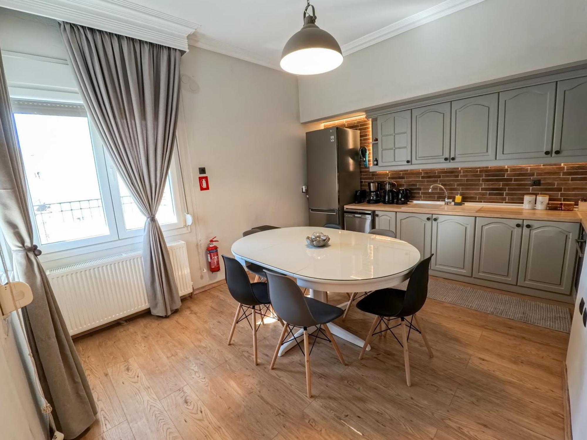 Living Life Apartment コモティニ エクステリア 写真
