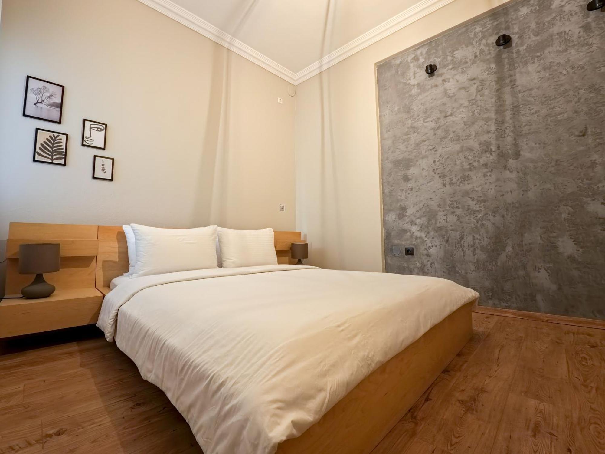 Living Life Apartment コモティニ エクステリア 写真
